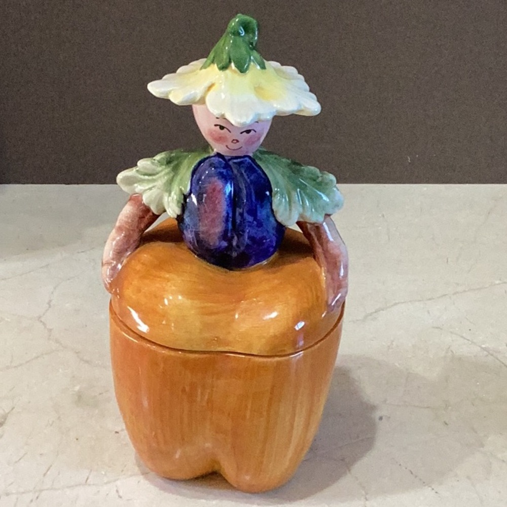 Neiman Marcus Horchow Anthropomorphic Orange Pepper Vegetable Lady